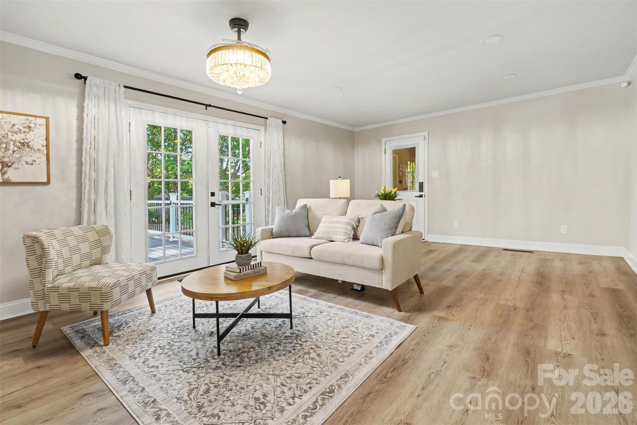 738 Edgemoor Drive