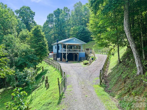 Photo of 1523 Roaring Fork Road, Burnsville, NC 28714 (MLS # 4408382)