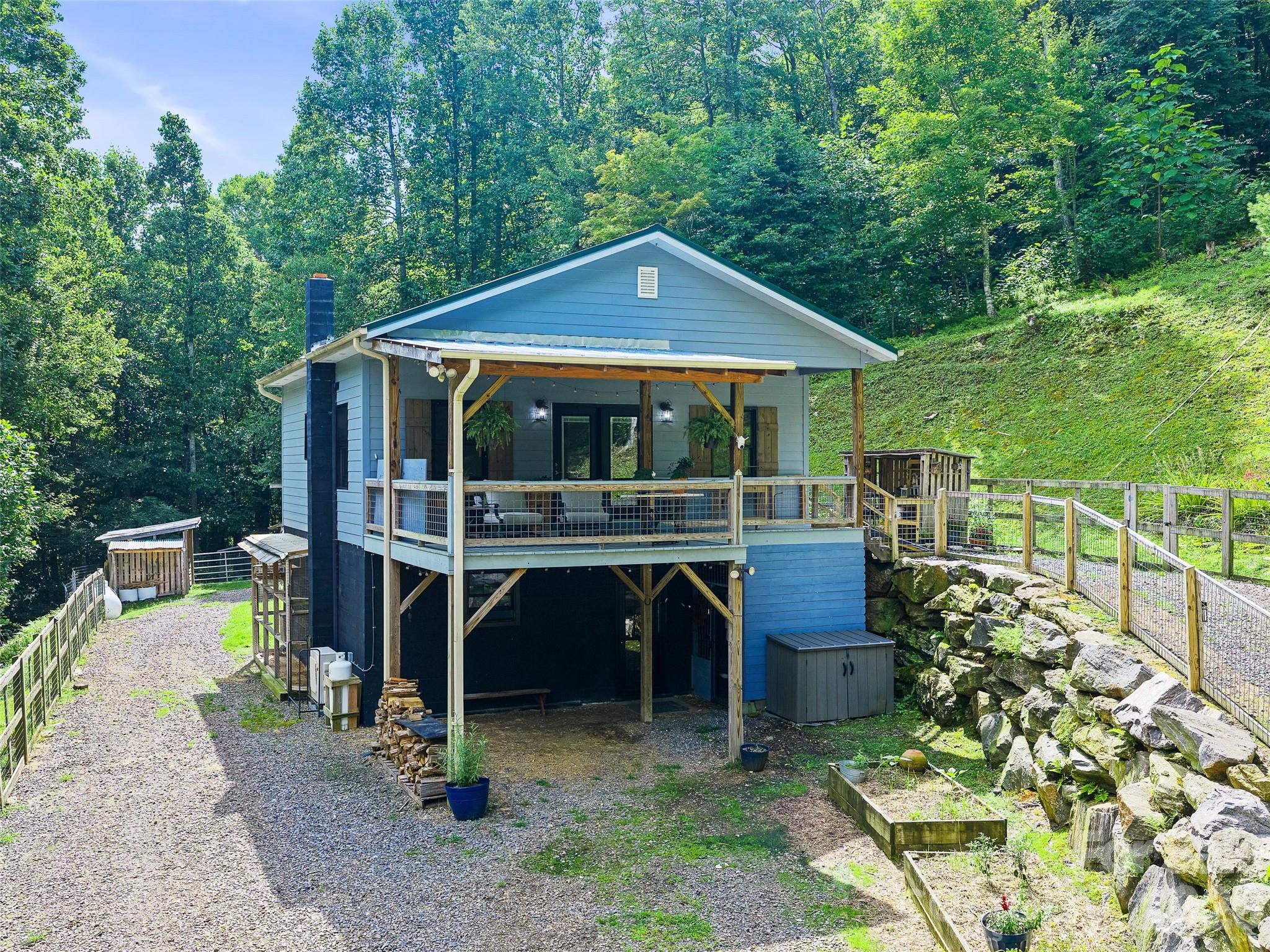1523 Roaring Fork Road