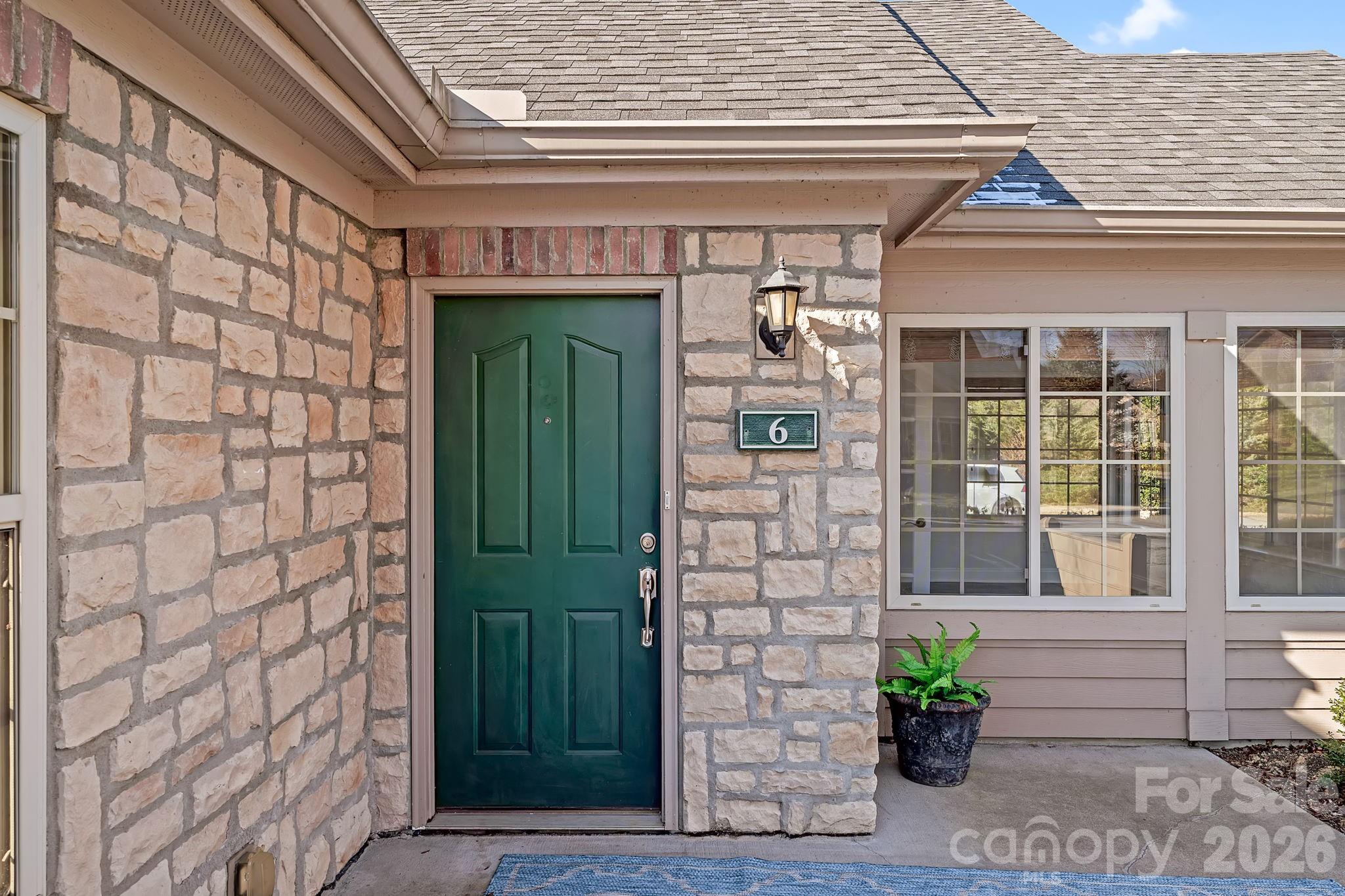 6 Mountain Meadow Circle