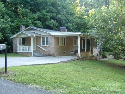 A home in Hendersonville