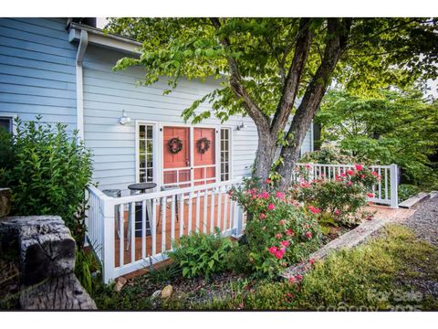 Photo of 486 Oxford Road, Lake Junaluska, NC 28745 (MLS # 4307011)