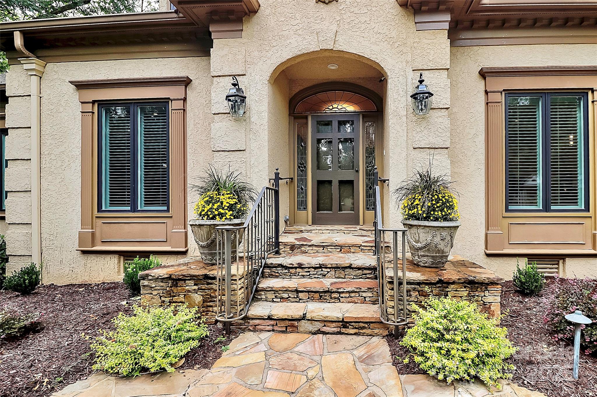 6706 Honors Court