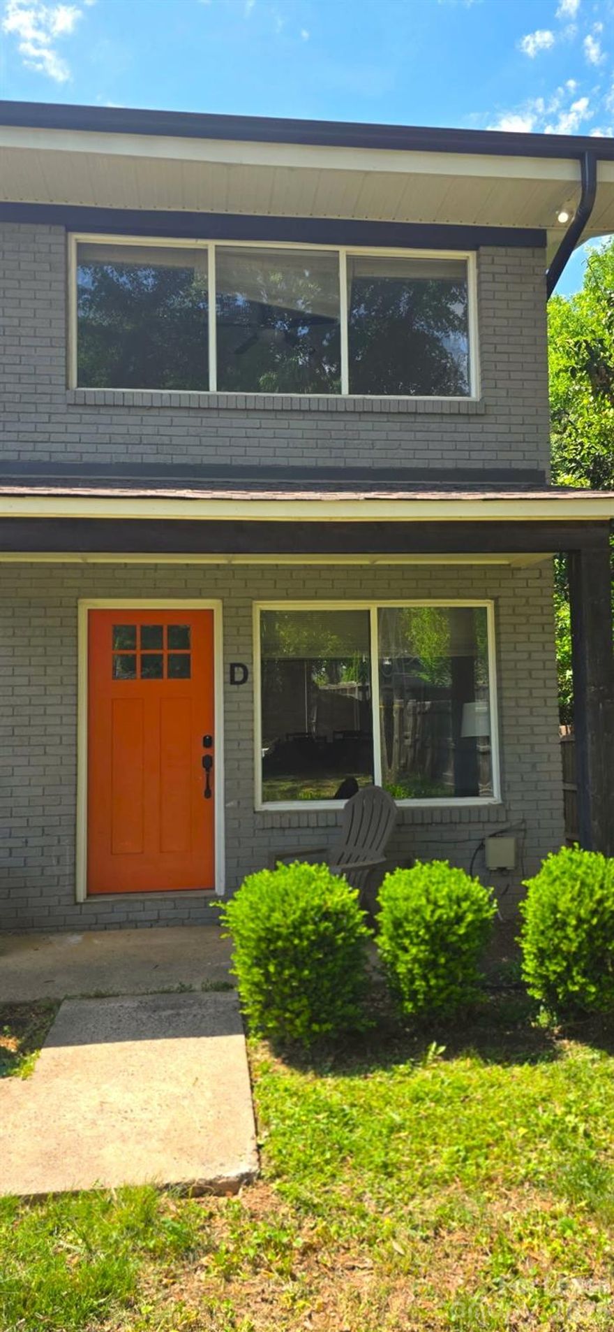 State Street Commons offers a unique opportunity to reside in a newly revitalized two-story townhome within the thriving Seversville neighborhood. This residence features a spacious living room filled with natural light and a kitchen that combines functionality with style, featuring ample cabinet space and a subway tile backsplash. The master bedroom and second bedroom, located upstairs, offer ample space for relaxation, with the master bedroom boasting large windows that allow for plenty of natural light. The full bathroom features a spacious shower with elegant ceiling-to-floor tile accents, and the convenience of a washer and dryer included in the bathroom. The area surrounding the townhome is rich with opportunity, from diverse dining experiences and local bars to vibrant nightlife and attractions of what Uptown Charlotte has to offer, including high rises and Bank of America Stadium. Families will enjoy easy access to Discovery Place, the Nascar Hall of Fame, and more!