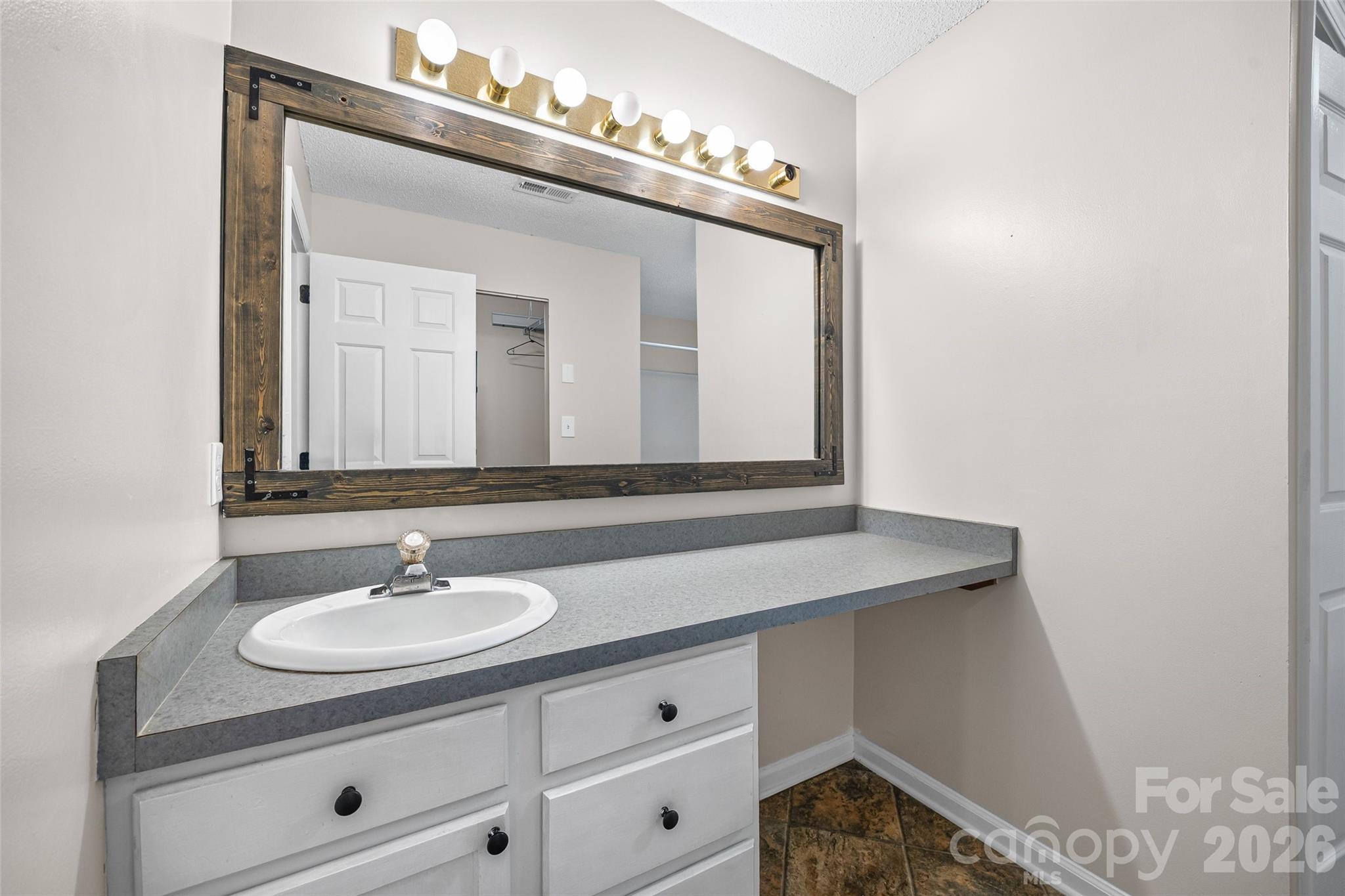 Hunt Club Villas - Residential