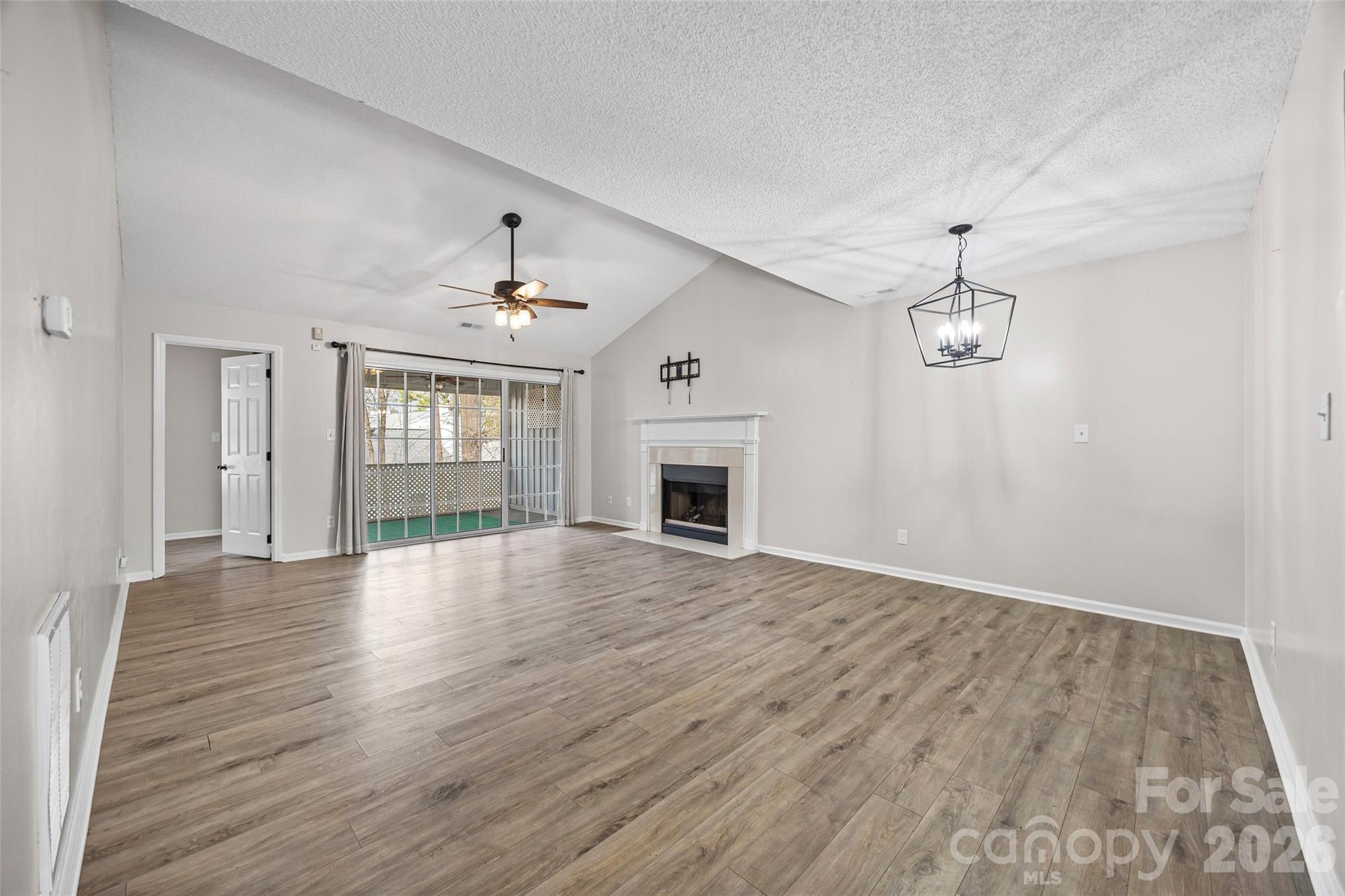 1560 Hunt Club Court