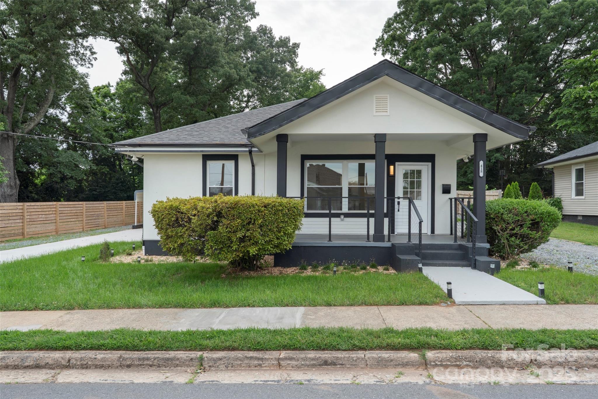 418 Link Street