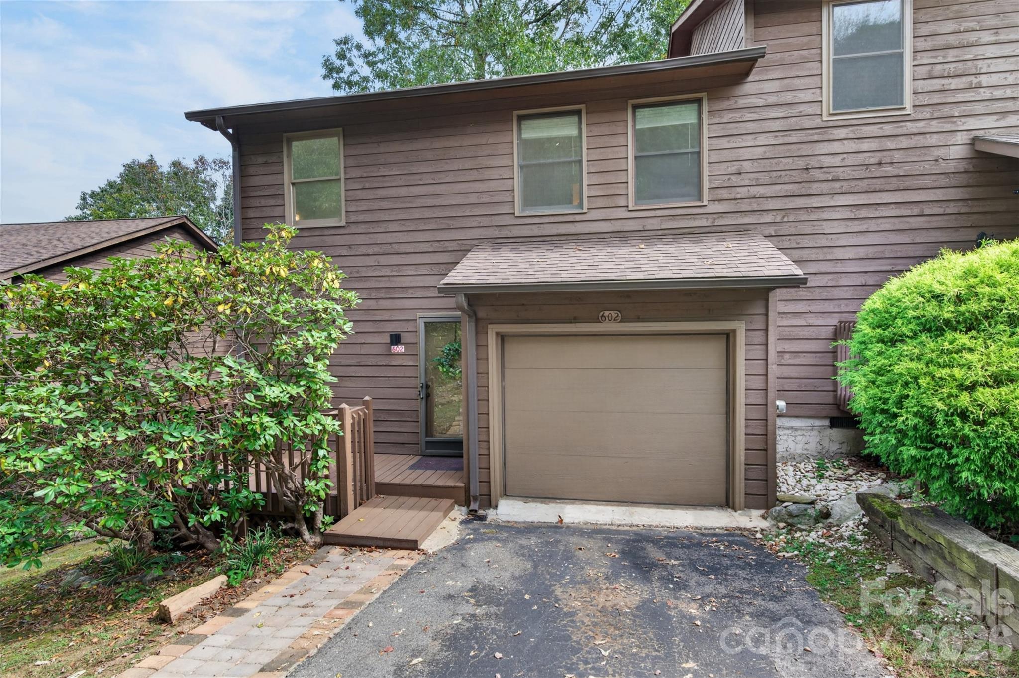 602 Parkway Vista Drive