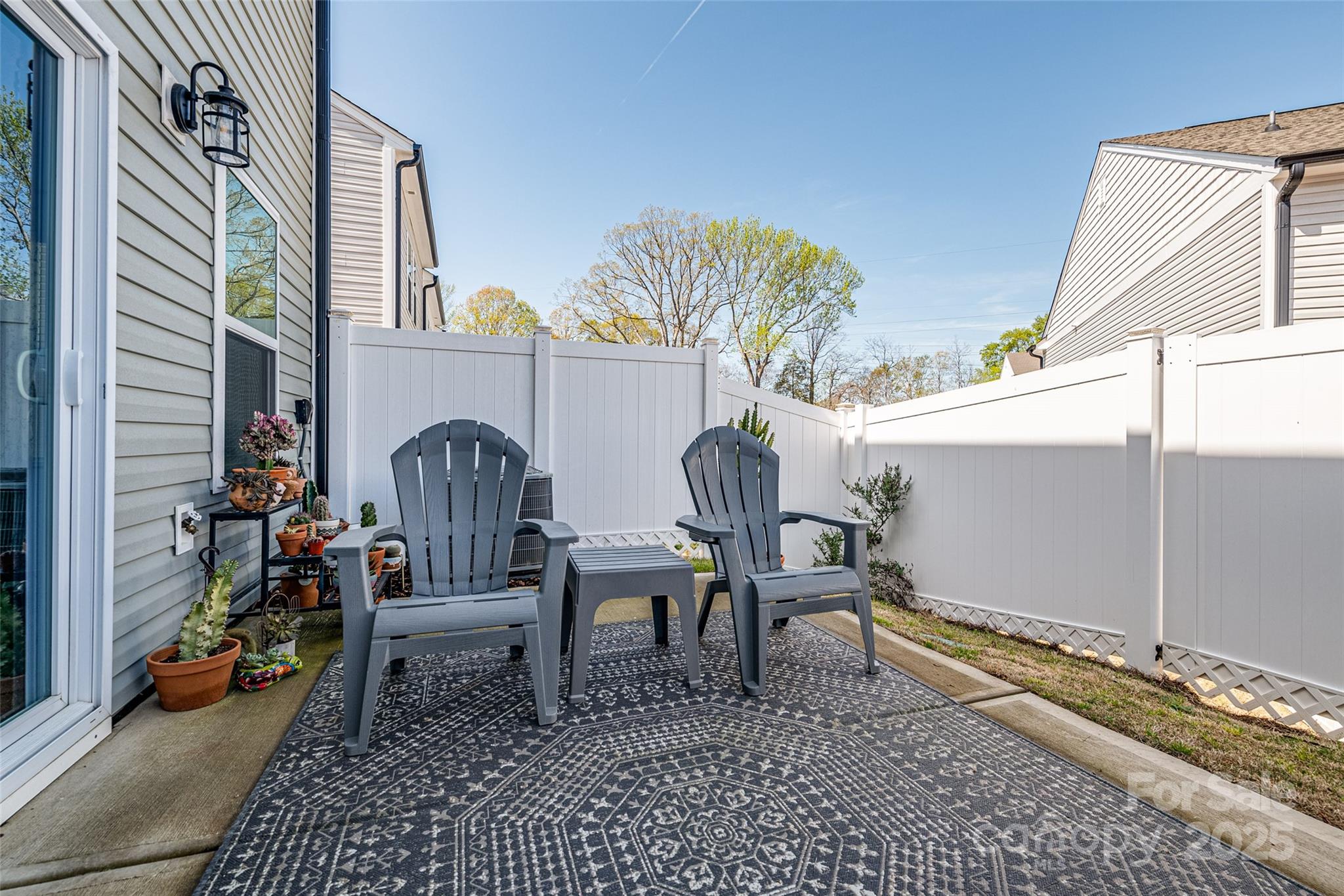 Charlotte, North Carolina 28214, United States, 3 Bedrooms Bedrooms, ,3 BathroomsBathrooms,Residential,Under Contract,100939