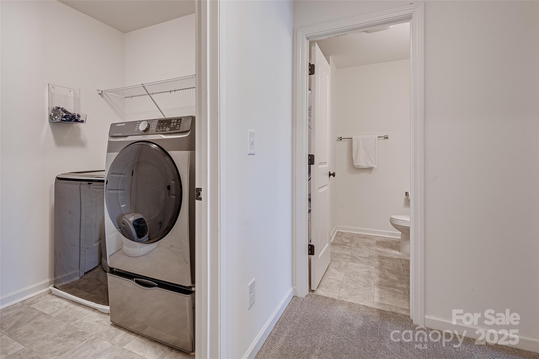 Charlotte, North Carolina 28214, United States, 3 Bedrooms Bedrooms, ,3 BathroomsBathrooms,Residential,Under Contract,100939