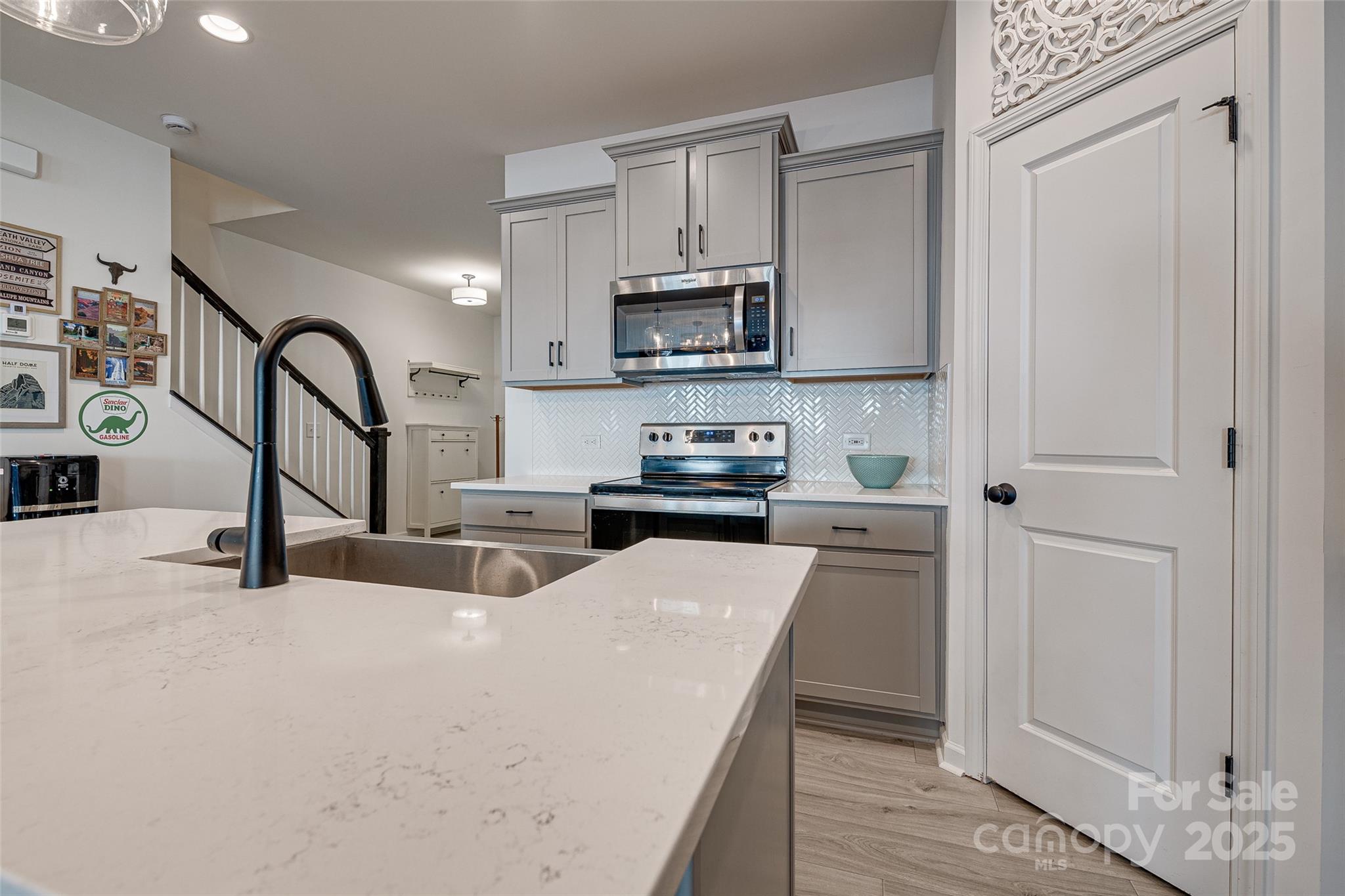 Charlotte, North Carolina 28214, United States, 3 Bedrooms Bedrooms, ,3 BathroomsBathrooms,Residential,Under Contract,100939