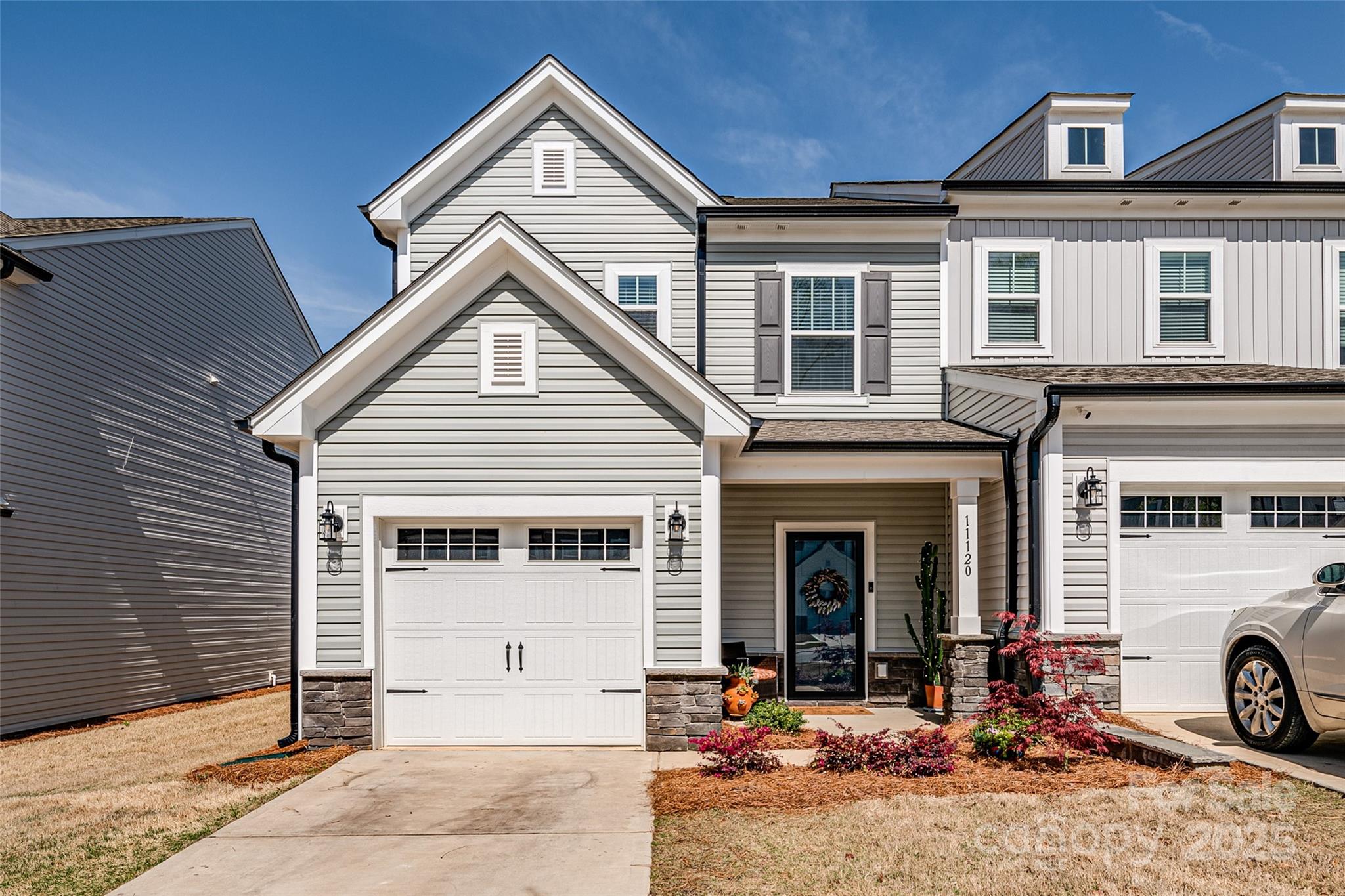 Charlotte, North Carolina 28214, United States, 3 Bedrooms Bedrooms, ,3 BathroomsBathrooms,Residential,Under Contract,100939