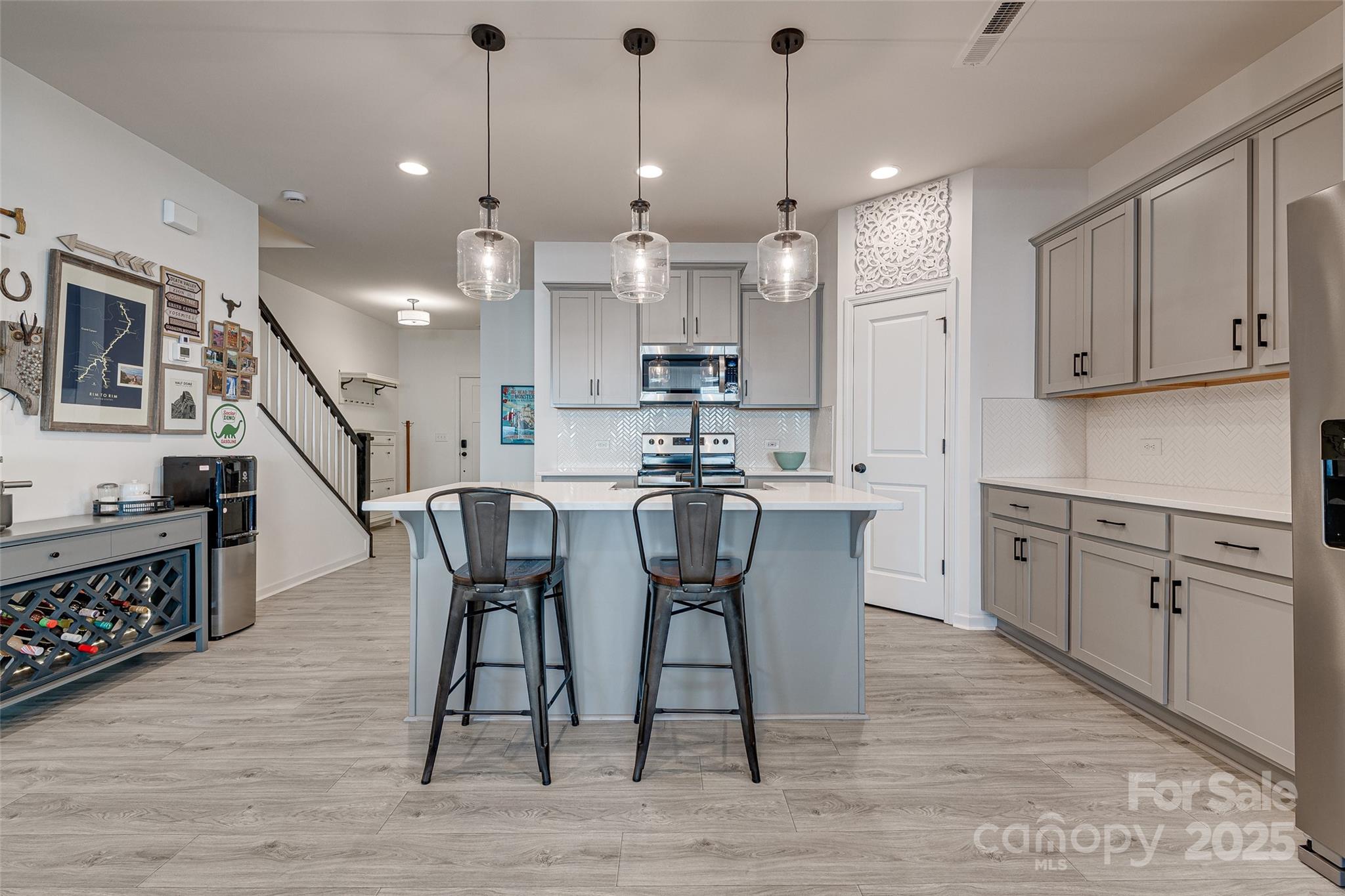 Charlotte, North Carolina 28214, United States, 3 Bedrooms Bedrooms, ,3 BathroomsBathrooms,Residential,Under Contract,100939