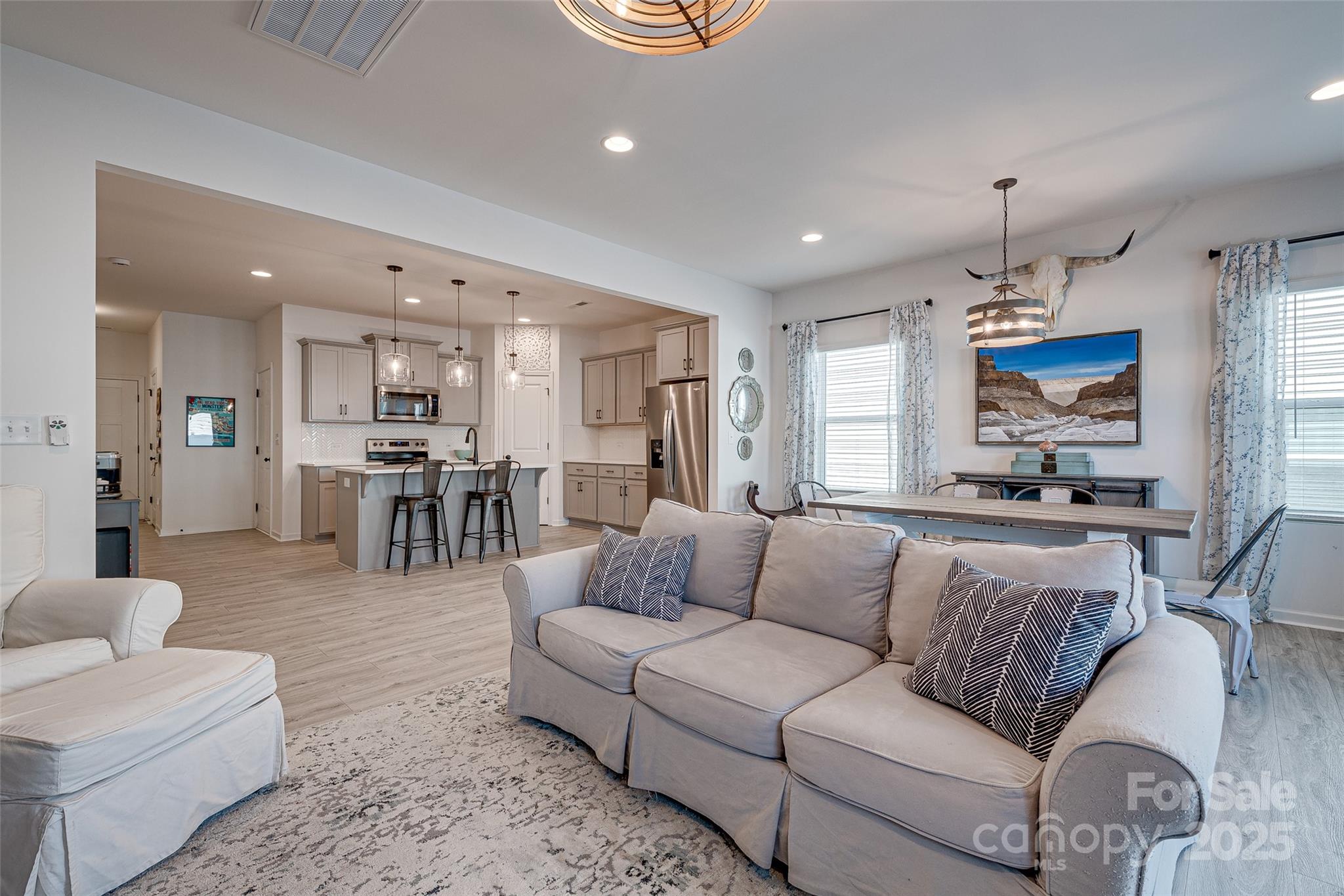 Charlotte, North Carolina 28214, United States, 3 Bedrooms Bedrooms, ,3 BathroomsBathrooms,Residential,Under Contract,100939