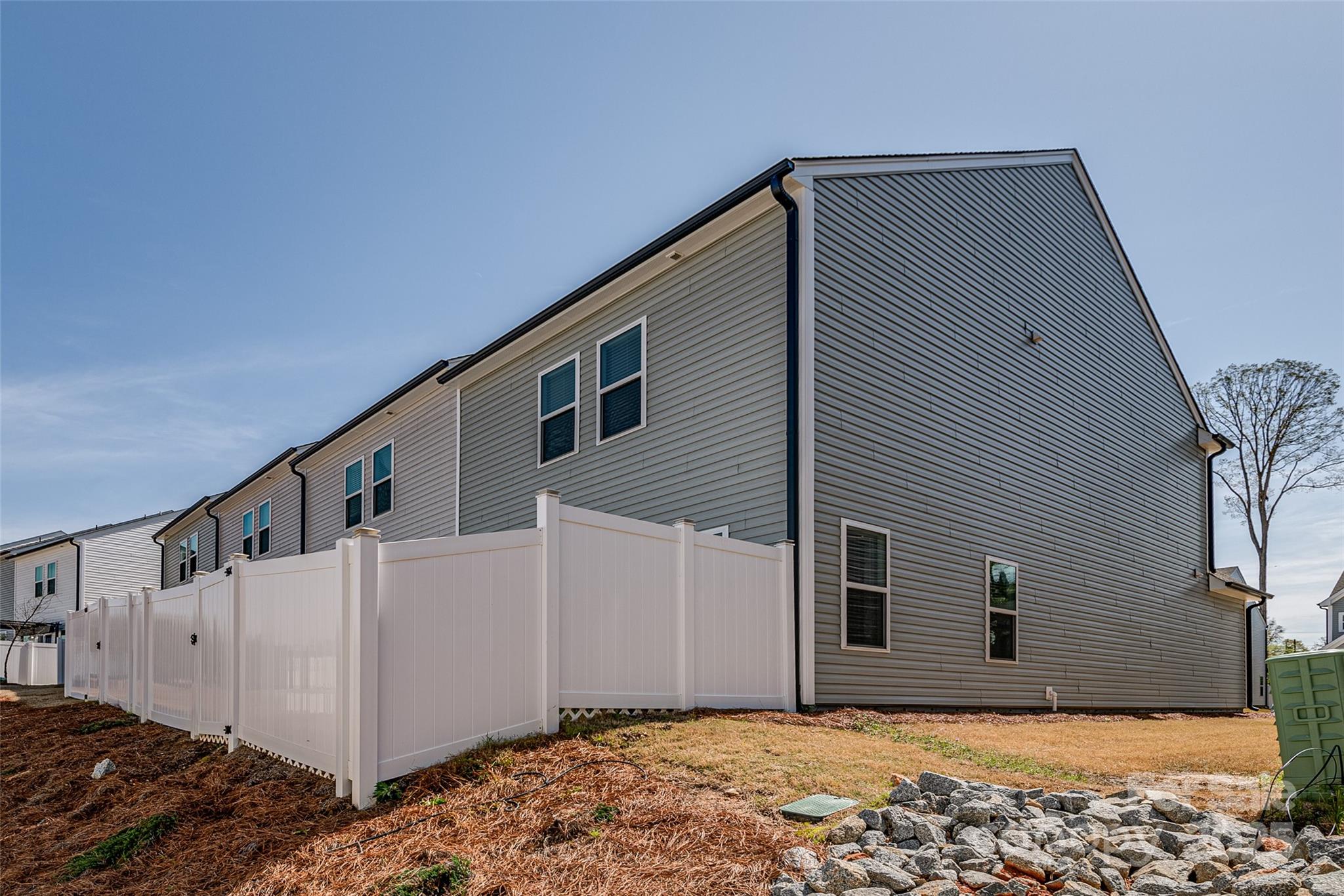 Charlotte, North Carolina 28214, United States, 3 Bedrooms Bedrooms, ,3 BathroomsBathrooms,Residential,Under Contract,100939