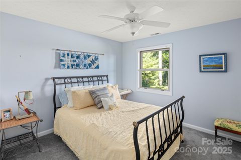 A home in Saluda