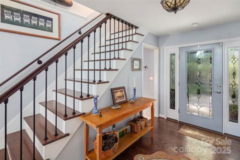 A home in Saluda