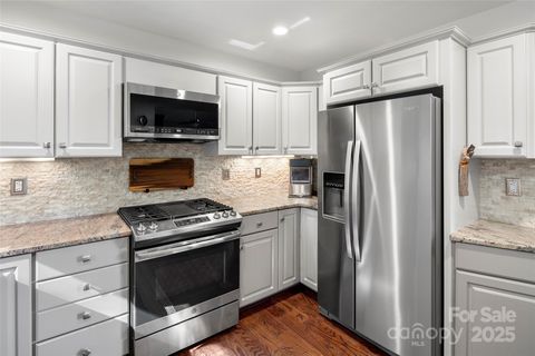 A home in Saluda