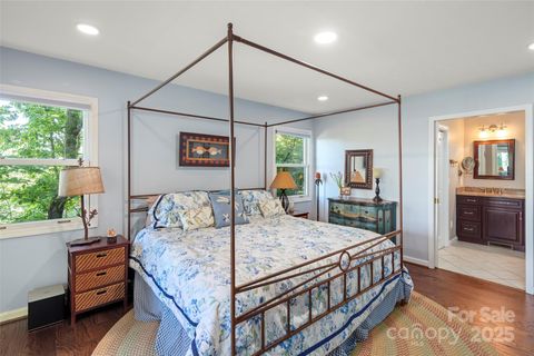 A home in Saluda