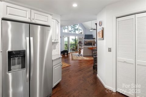 A home in Saluda