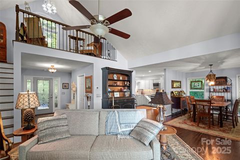 A home in Saluda