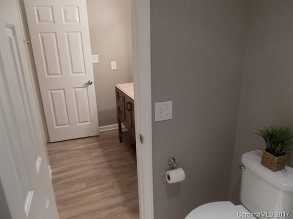 Manor Lake - Residential