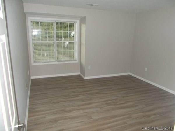 Manor Lake - Residential