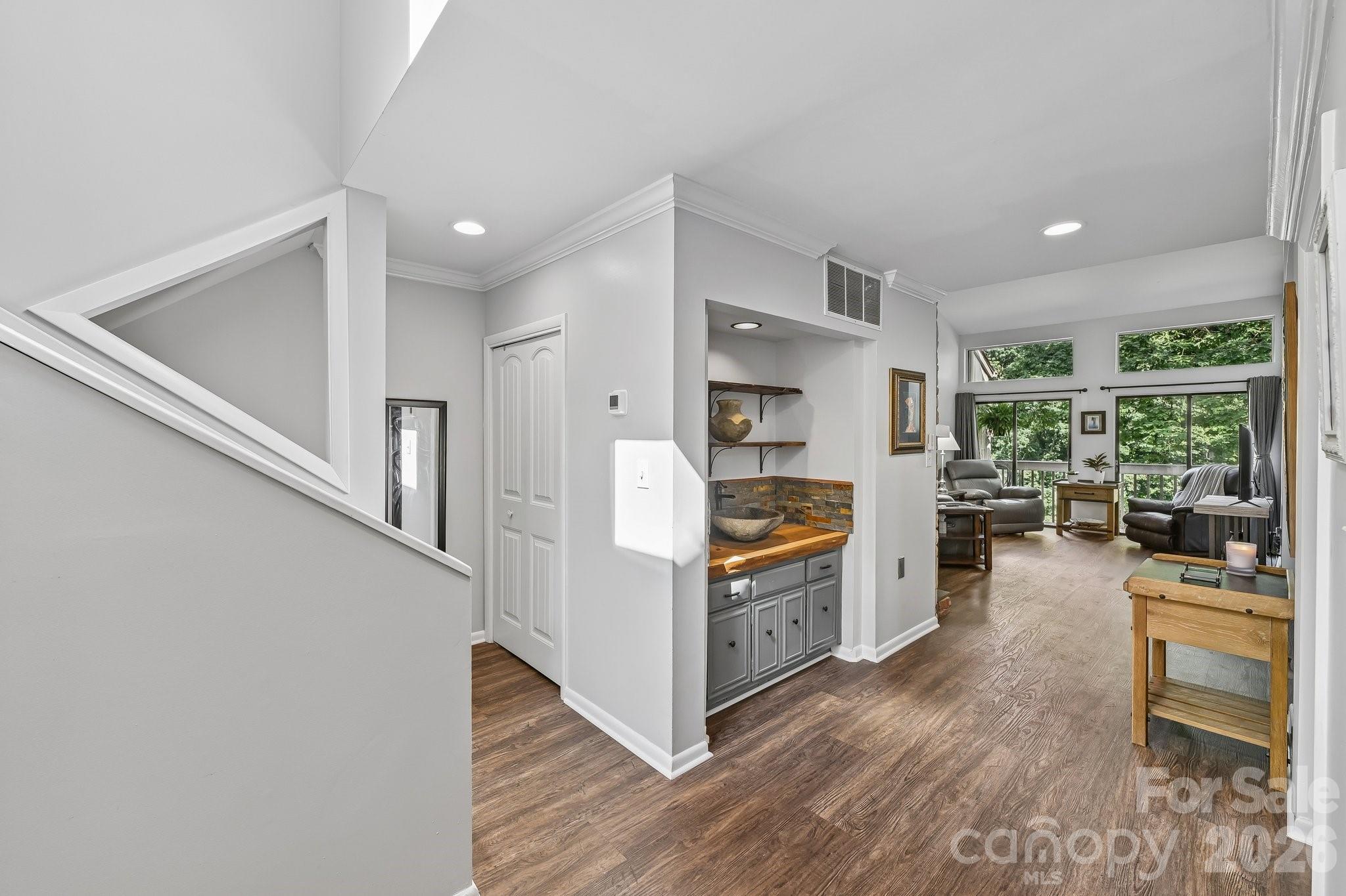 125 Pine Grove Circle