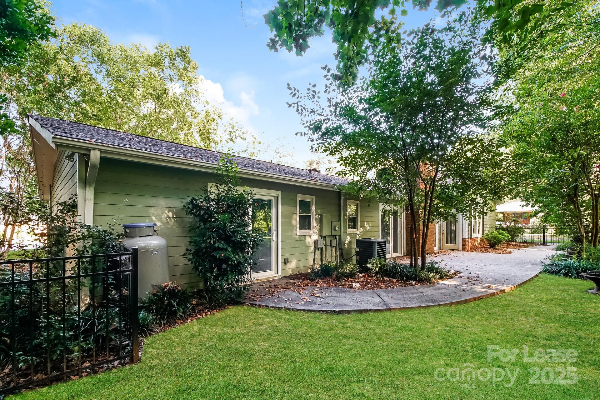 Nixon Heights - Residential Lease