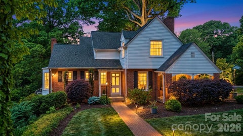 Photo of 431 9th Street NW, Hickory, NC 28601 (MLS # 4371820)