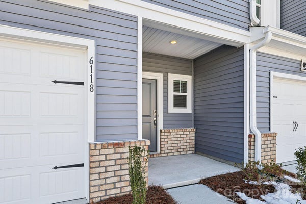 8017 HIDDEN SPRINGS TRL, CHARLOTTE, NC 28216 - Image 8c92f734076dbffa55871a7d4ab3d116/1375861272
