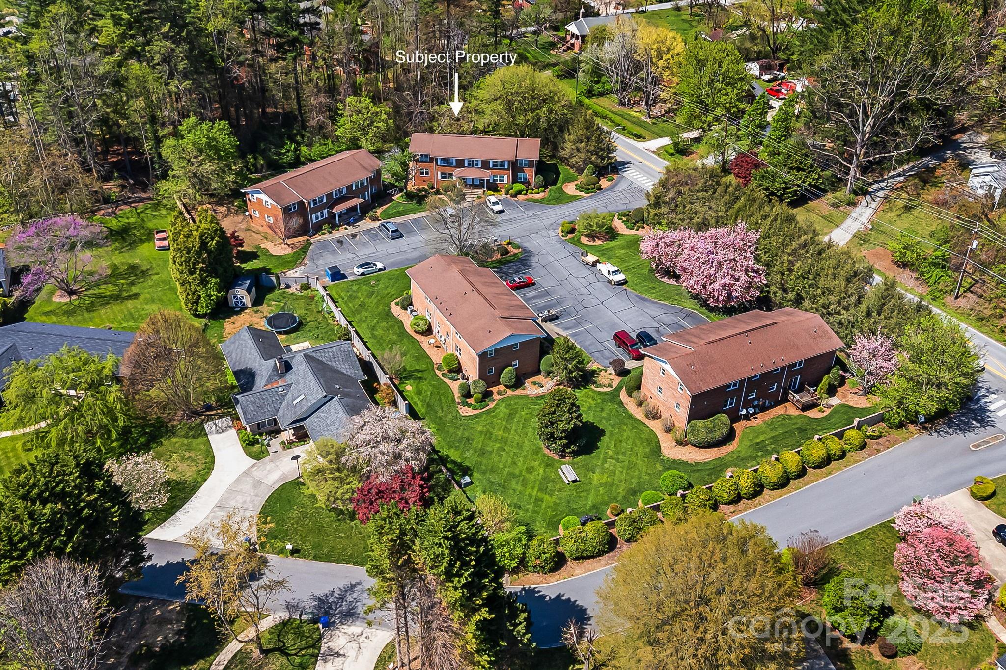 Colonial Manor - Residential