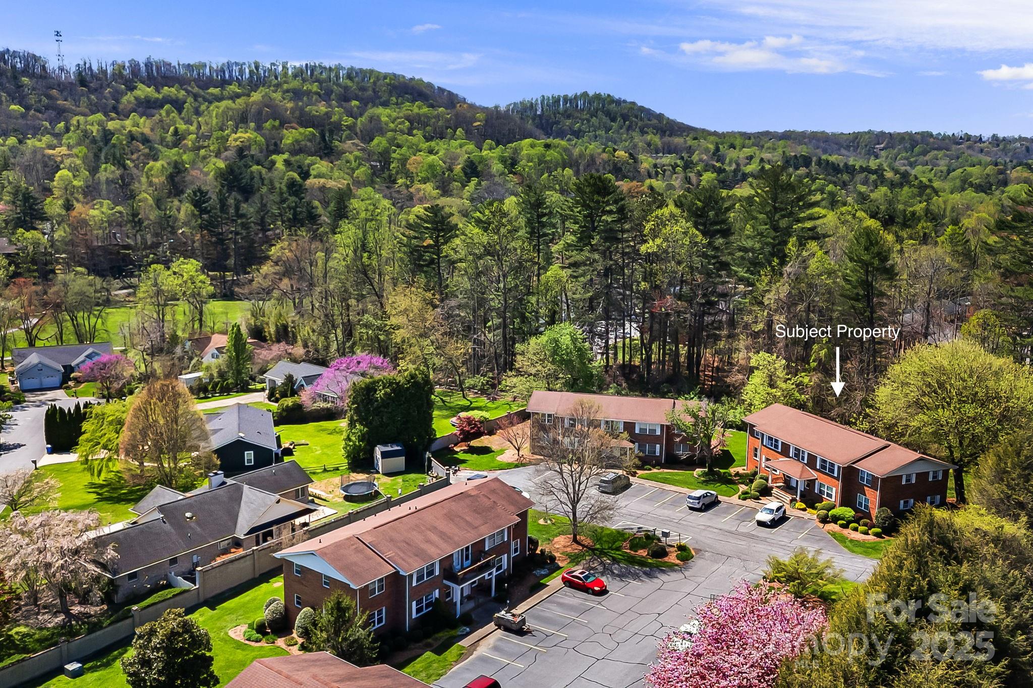 Colonial Manor - Residential