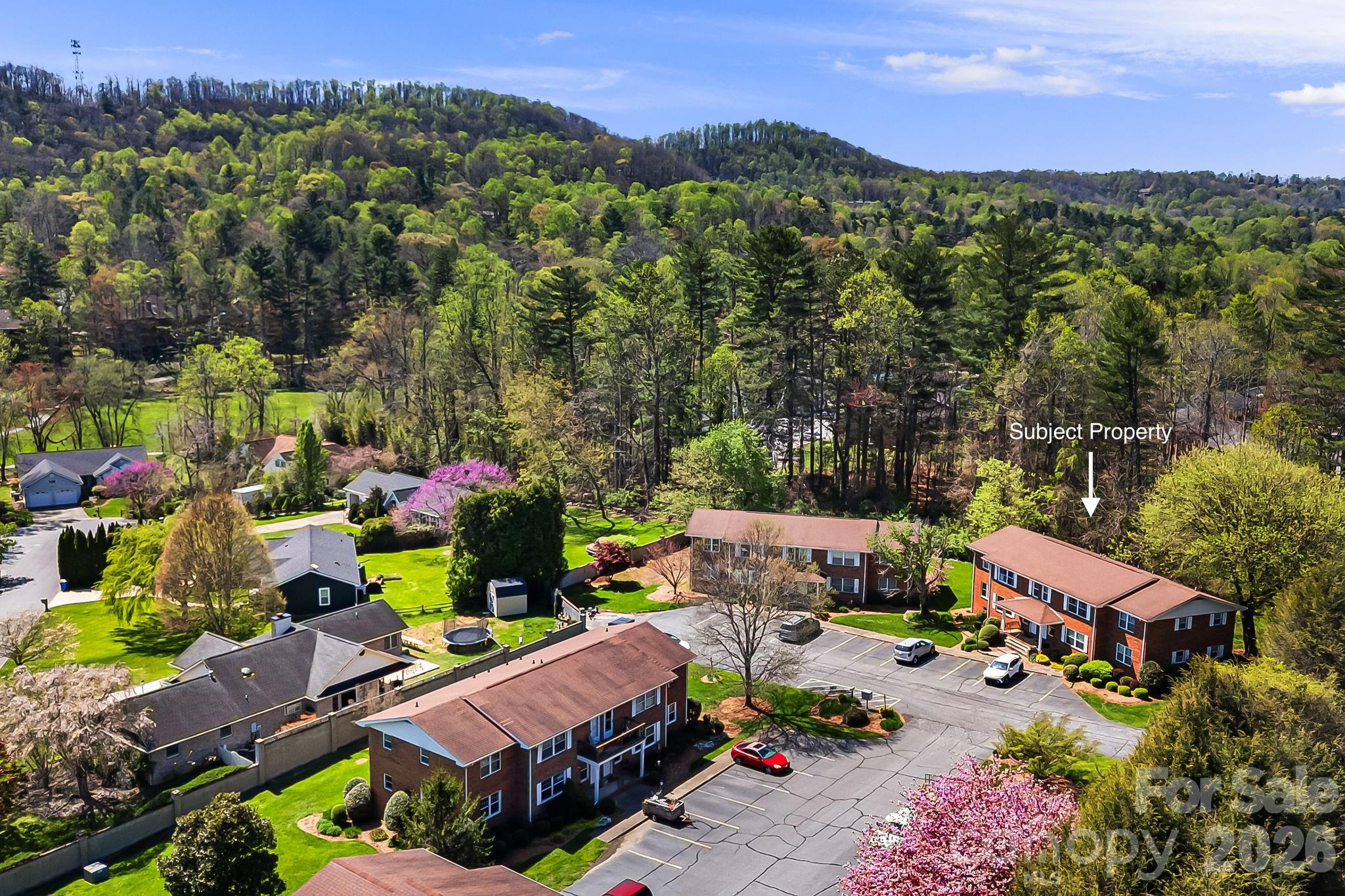 Colonial Manor - Residential