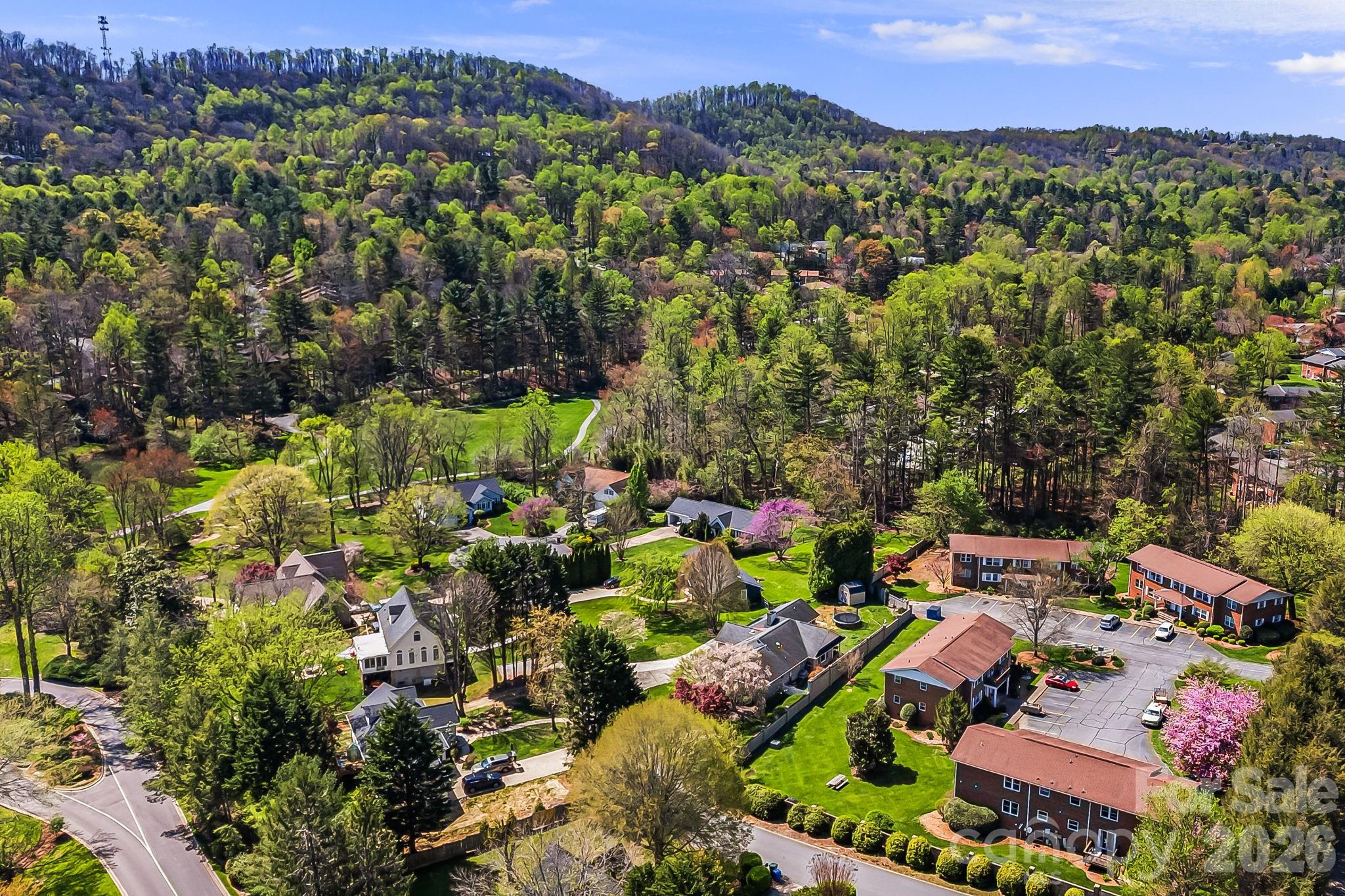 Colonial Manor - Residential