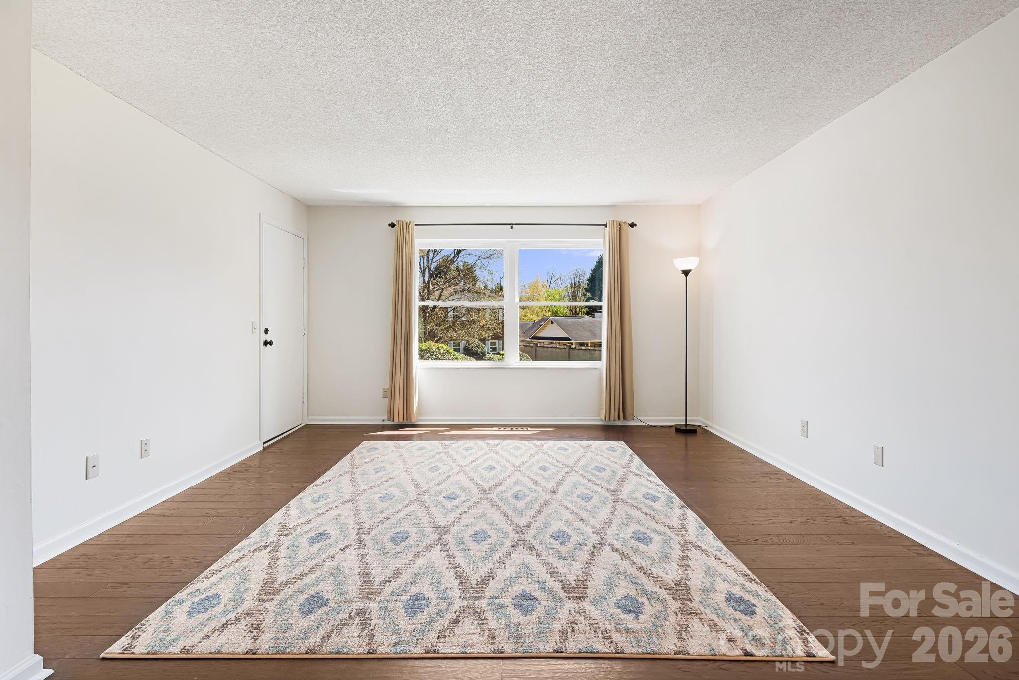 Colonial Manor - Residential