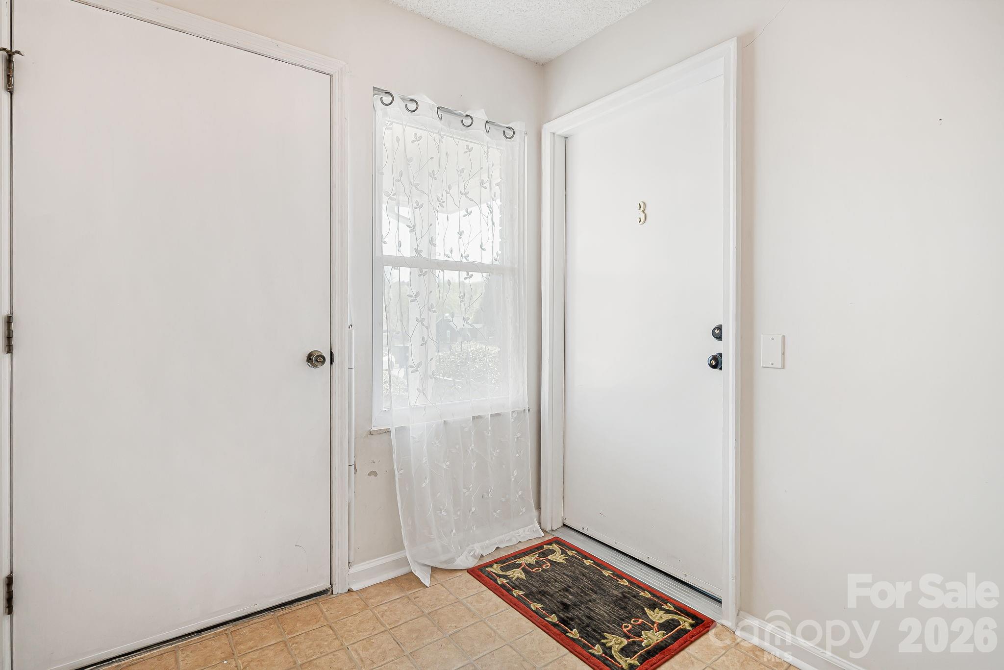 Colonial Manor - Residential