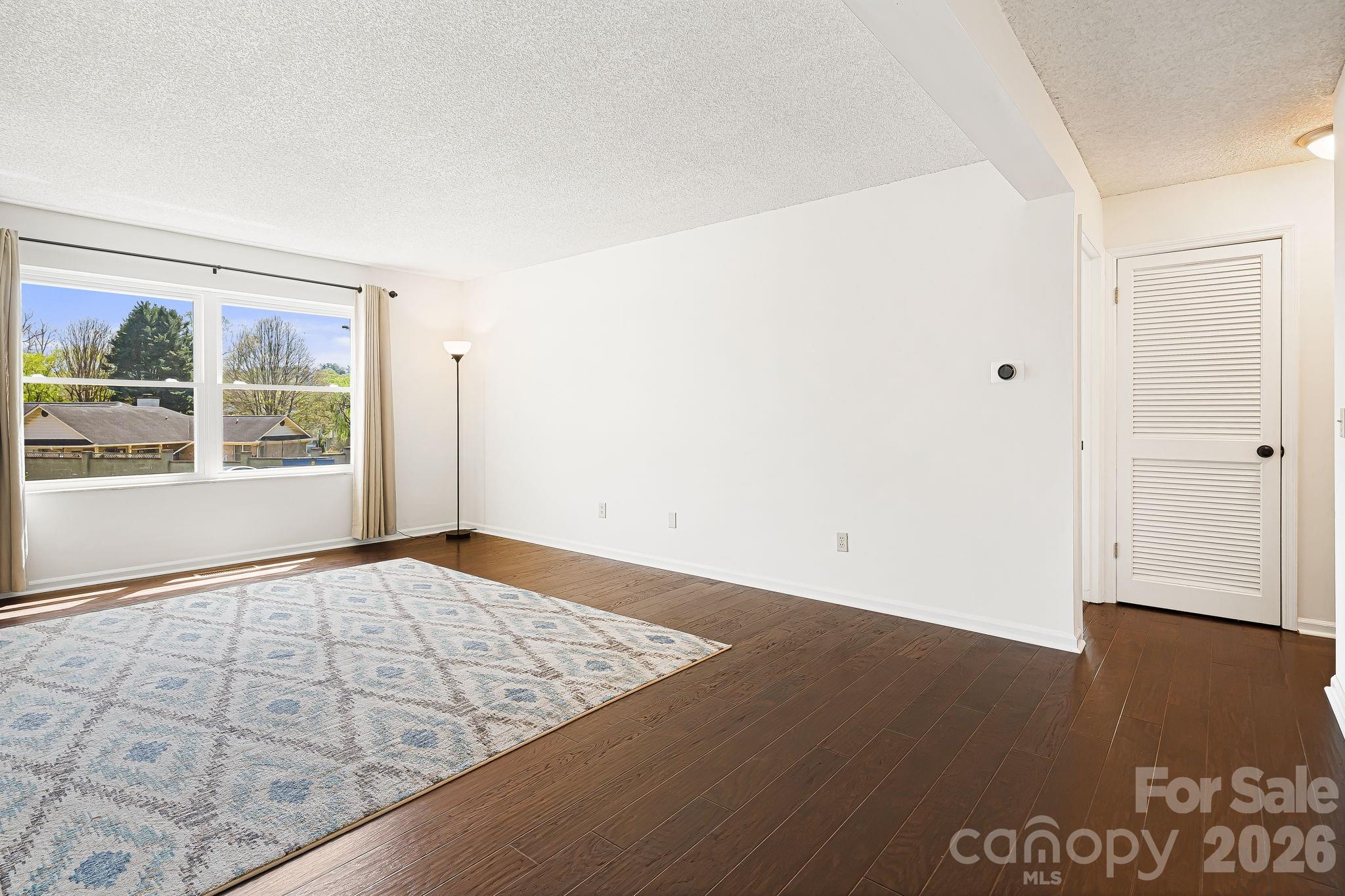 Colonial Manor - Residential