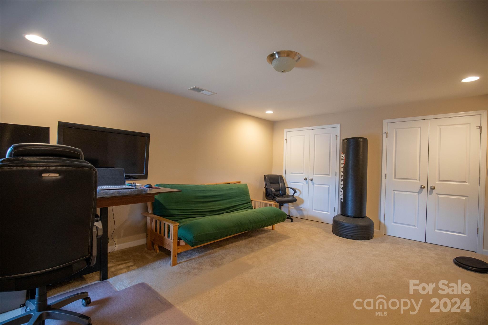 Curtis Pond - Residential