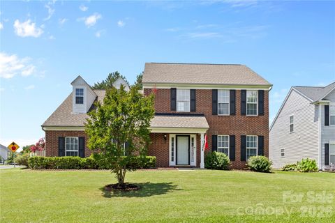 Photo of 9746 Holly Park Drive, Charlotte, NC 28214 (MLS # 4369650)