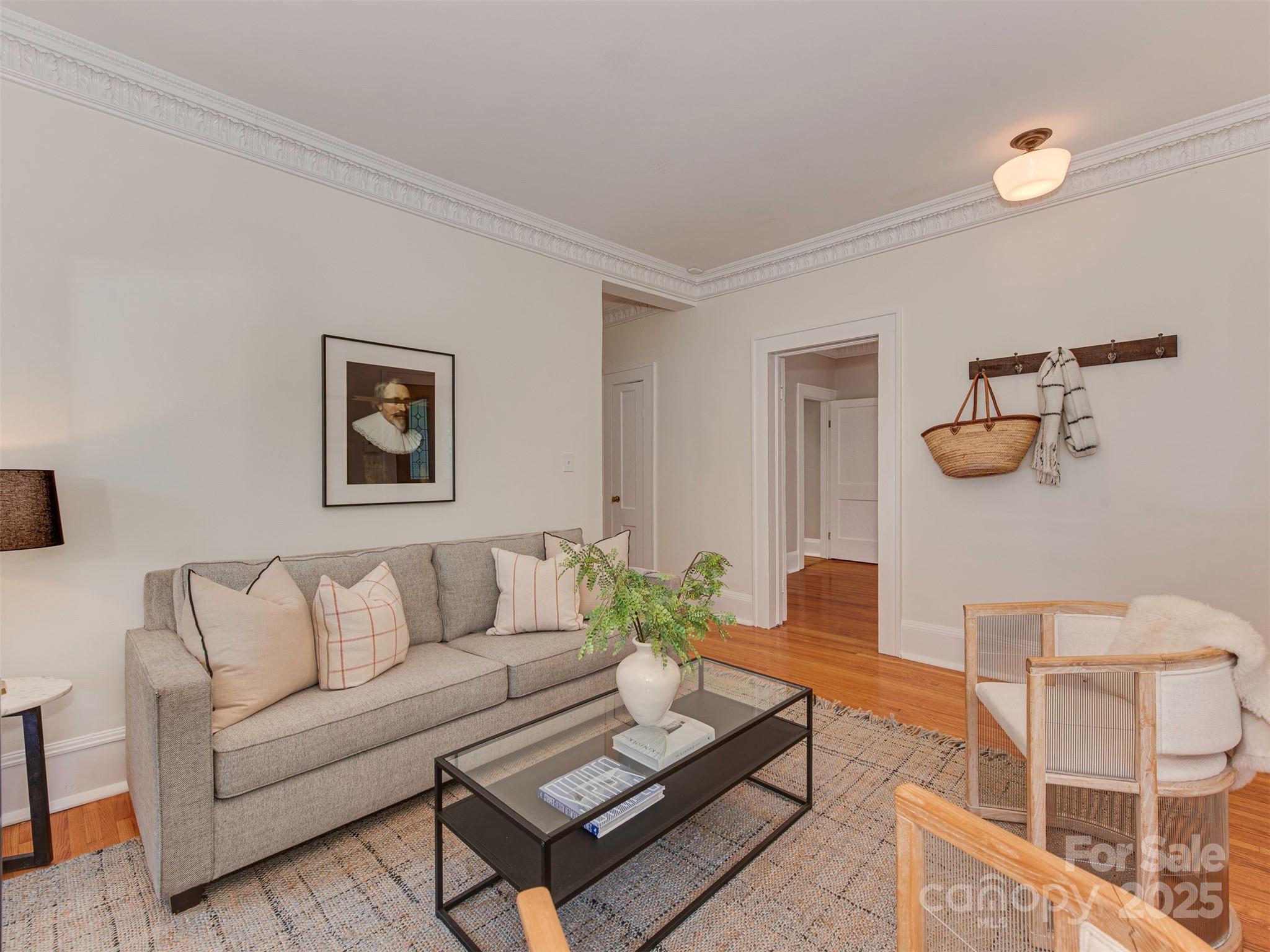 215 W Park Avenue