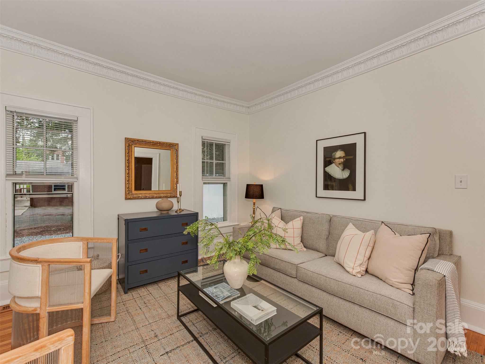 215 W Park Avenue