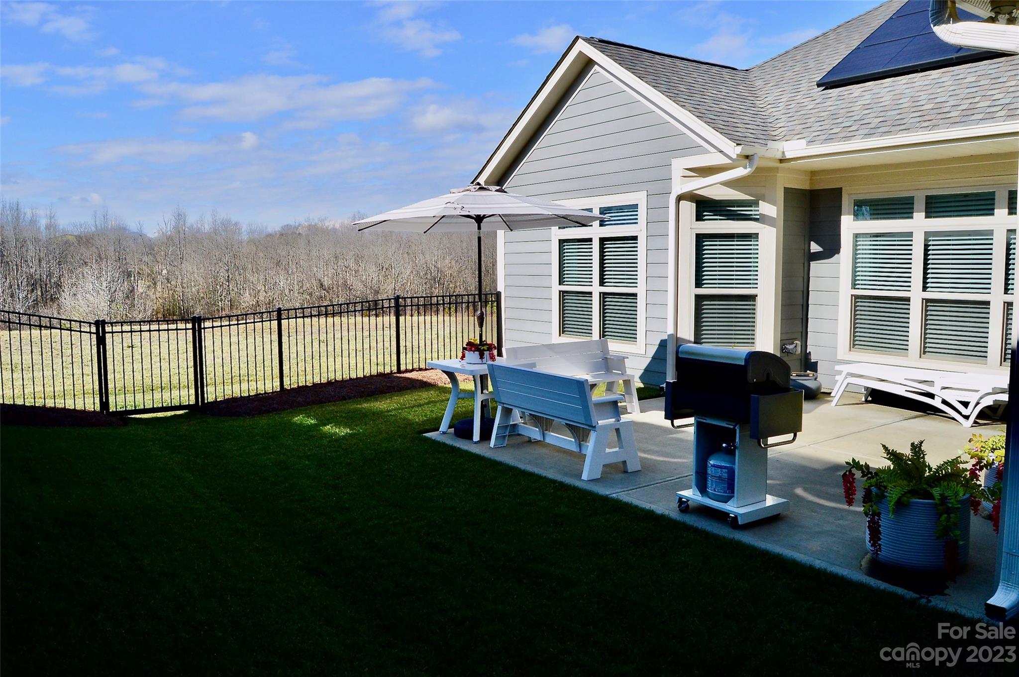Courtyards on Poplar Tent - Residential