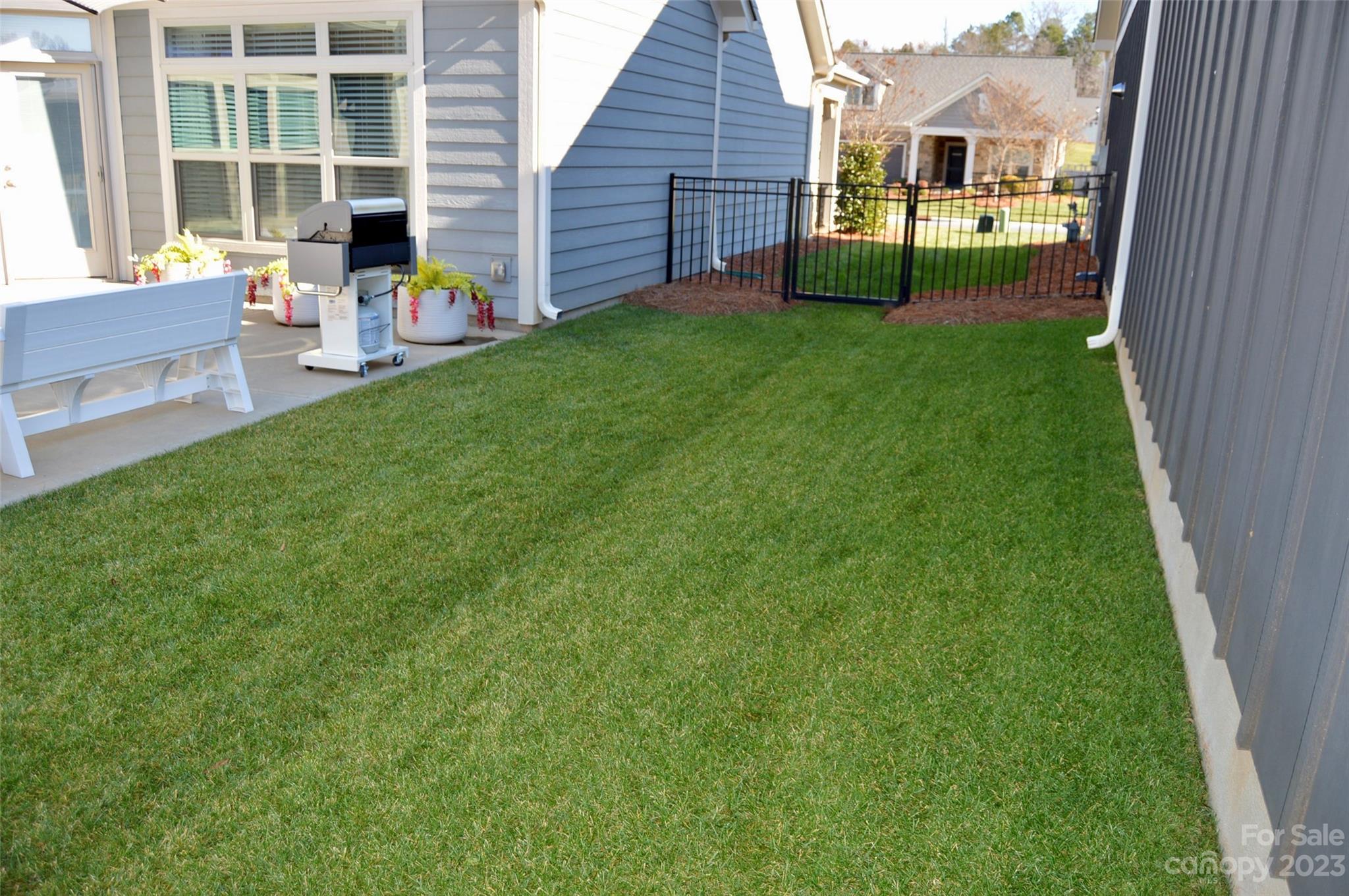 Courtyards on Poplar Tent - Residential