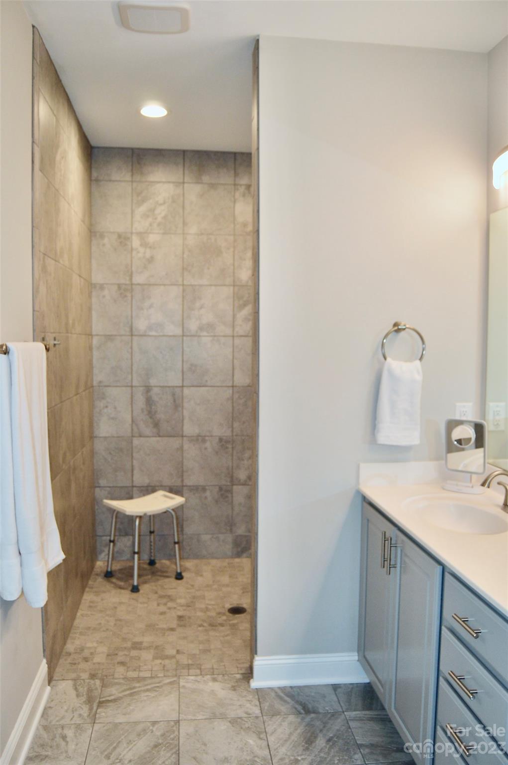 Courtyards on Poplar Tent - Residential