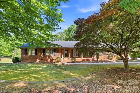 Photo of 119 Essaw Road, Waxhaw, NC 28173 (MLS # 4373216)