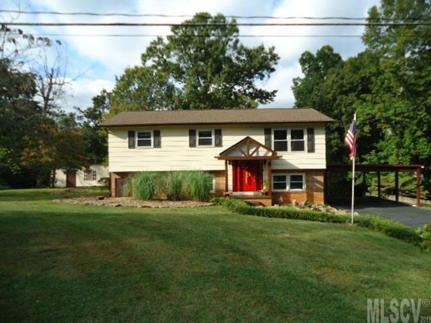 4 Bedroom, 2 Bath, Completely remolded, Home is in a tranquil neighborhood near Lake Hickory, This Bethlehem home gives multiple accommodations to those who appreciate space and convenience. Inclusive of great landscaping, paved drive, and a triple covered carport. In addition a large storage building. This home is waiting for the active family that enjoys a large home and yard area.