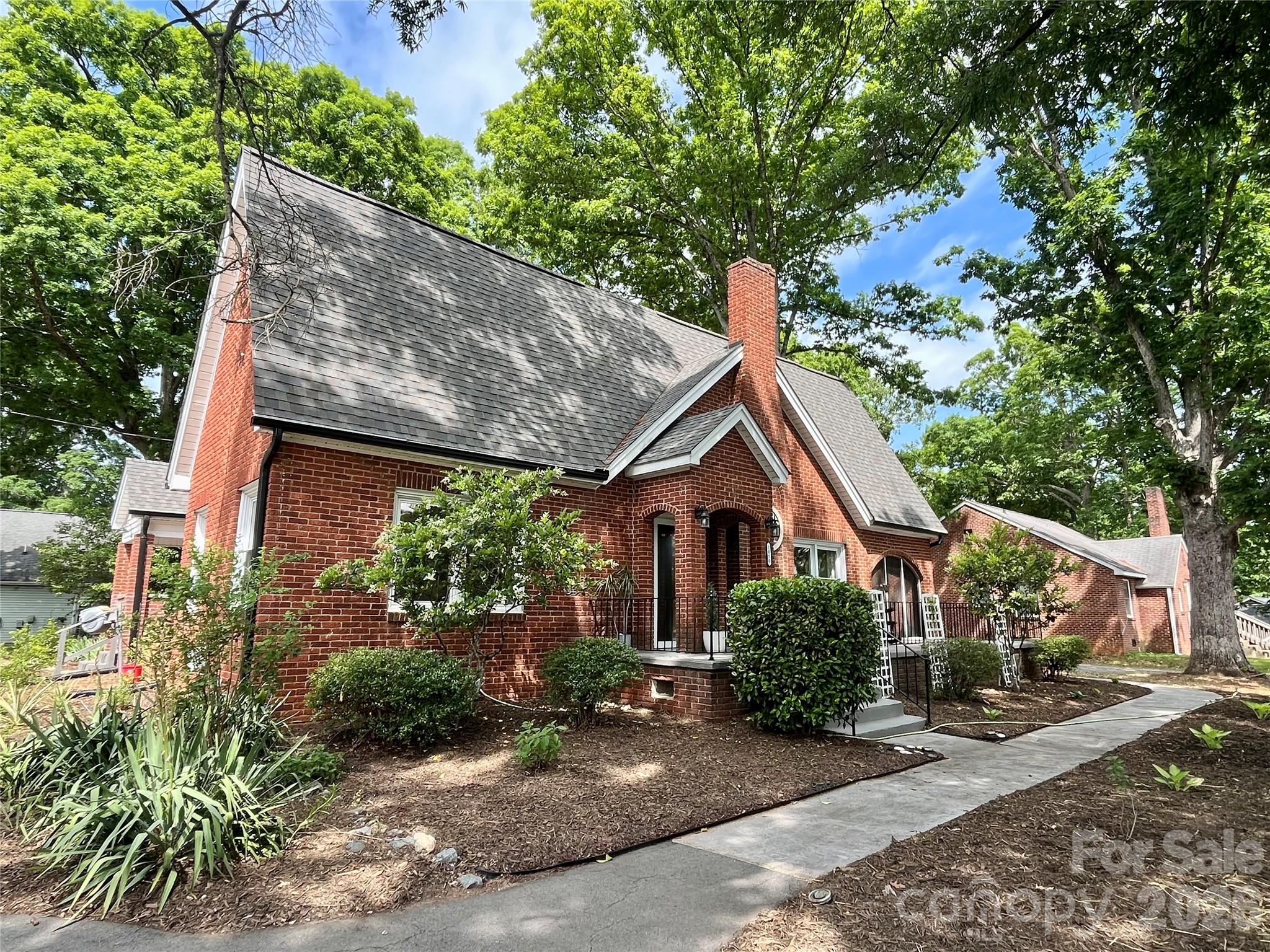 1050 Old Charlotte Road