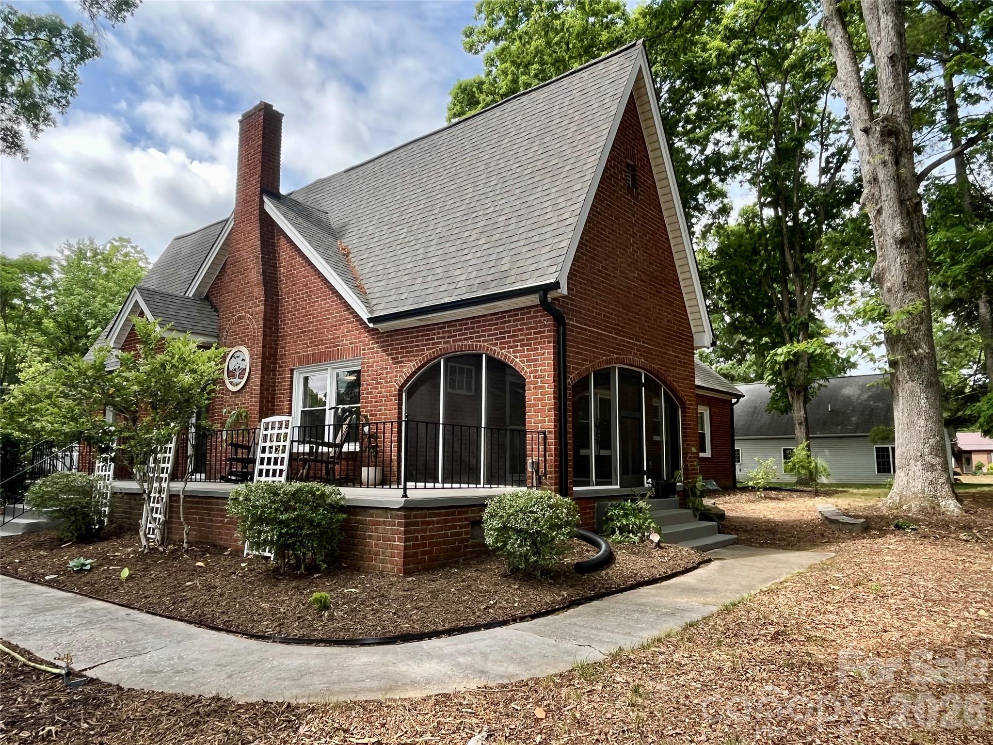 1050 Old Charlotte Road