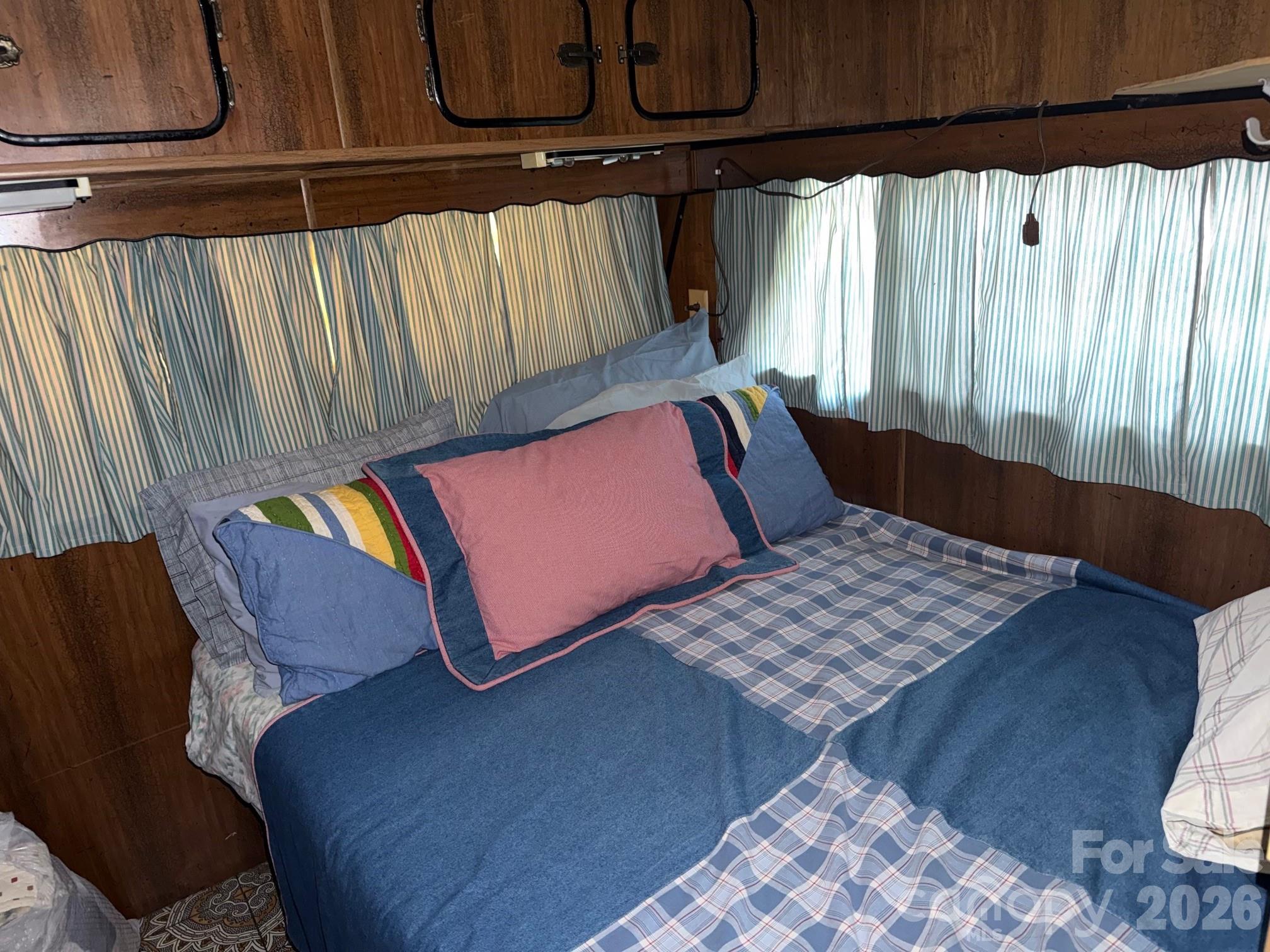 Twin Harbor - Residential